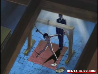 Tied hentai policewoman getting fodido com um arma para cima seu cona