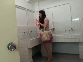 모색 과 엿 에 학교 화장실